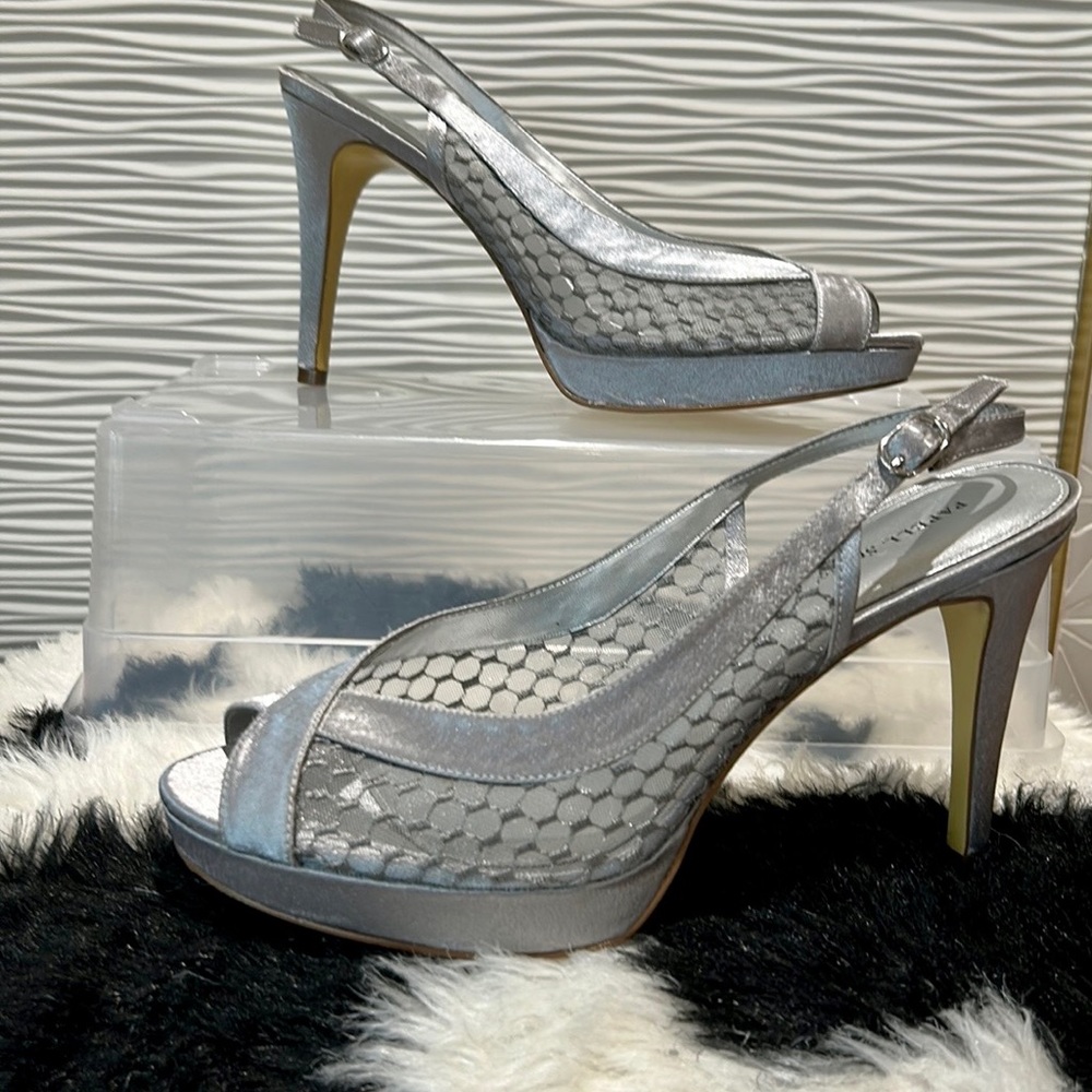 Papell studio silver size 9 medium sling back Satin and mesh high heel